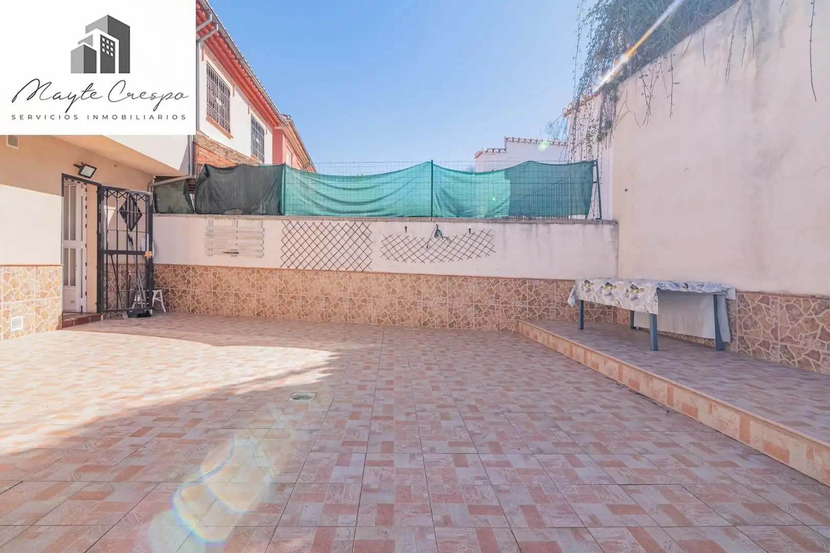Casa aparellada amb terrassa en venda a Jun, imagen 15