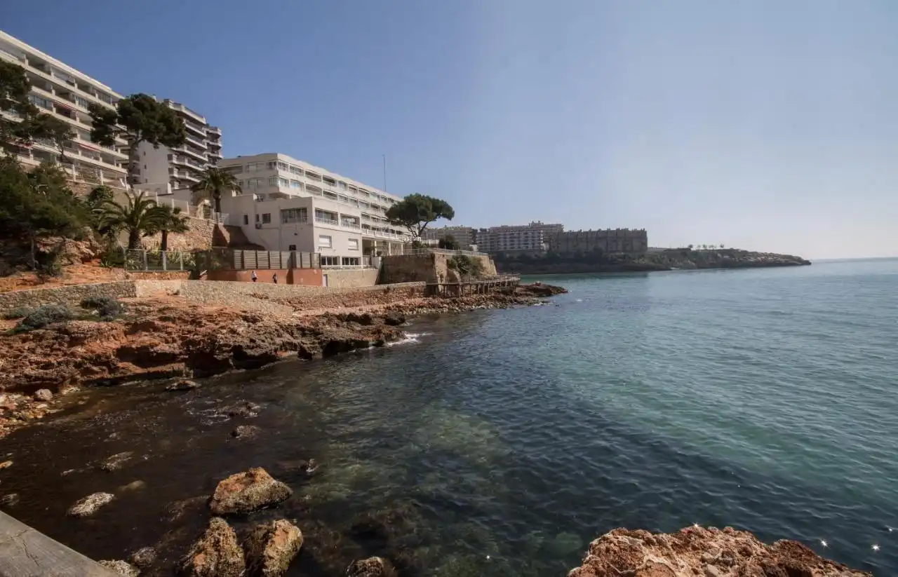 Vista exterior de Casa adosada en venda en Tarragona amb Aire condicionat, Calefacció i Jardí privat