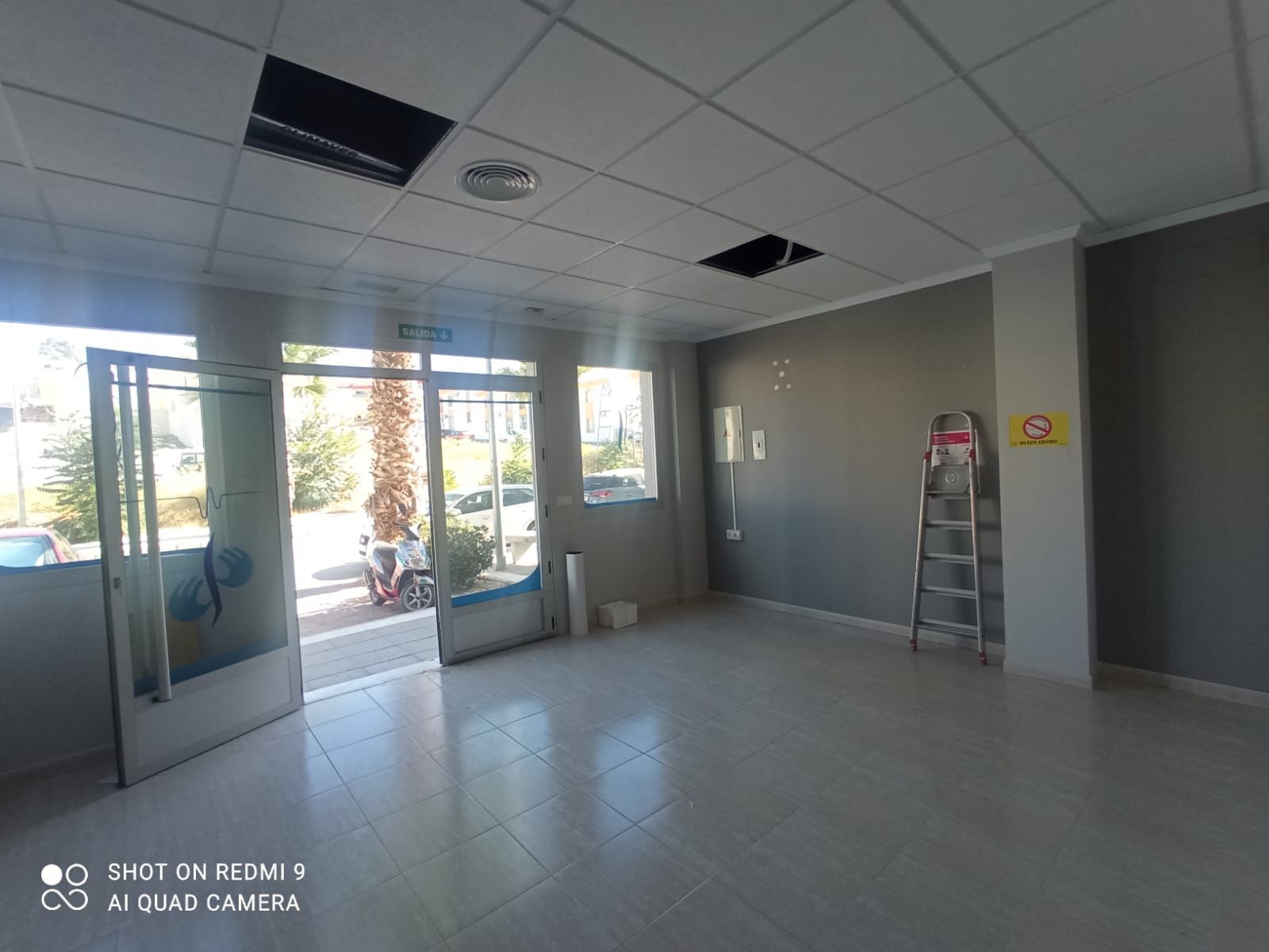 Premises to rent in Fines