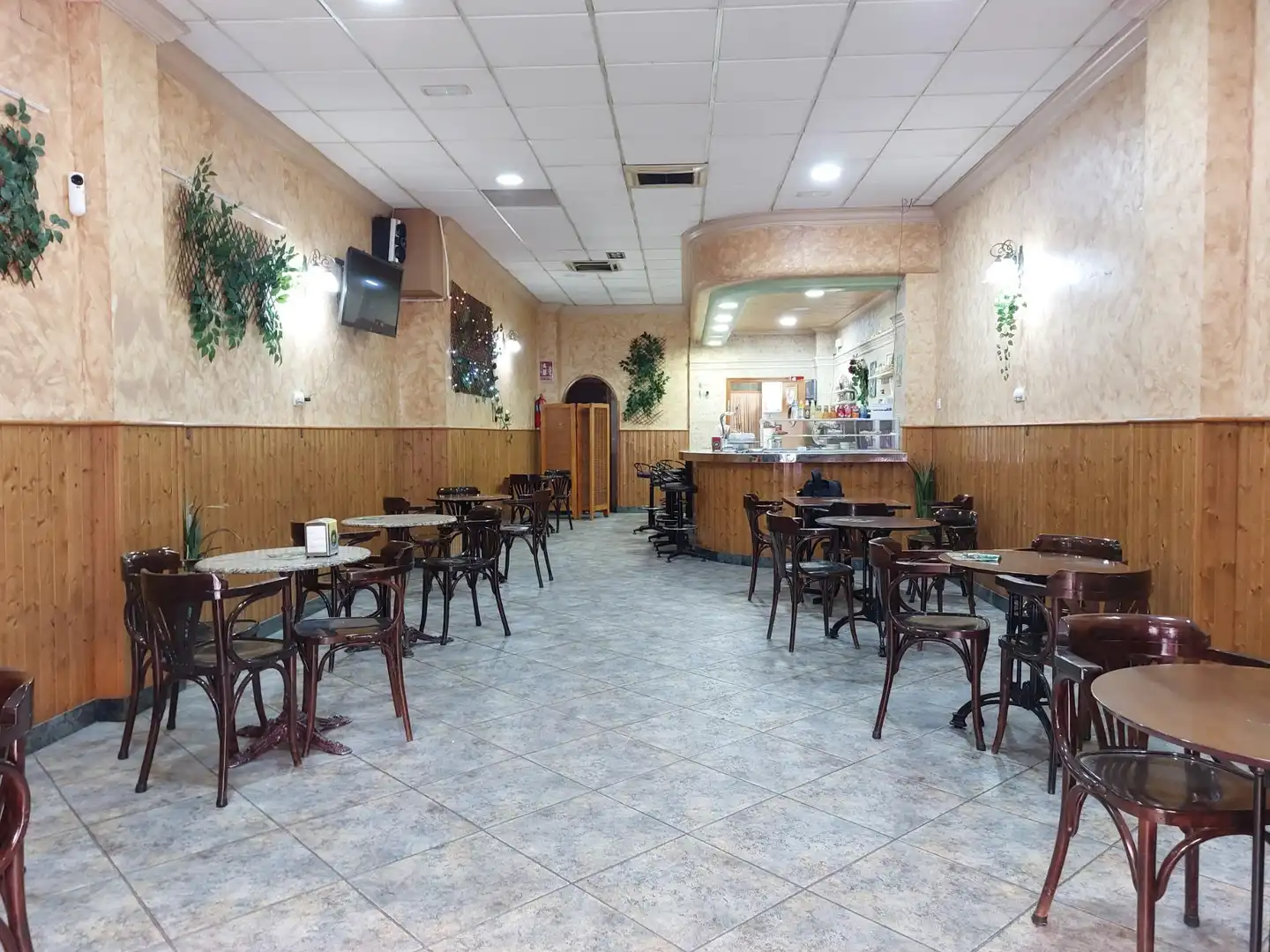 Business premises for transfer in Calle Agost, imagen 3