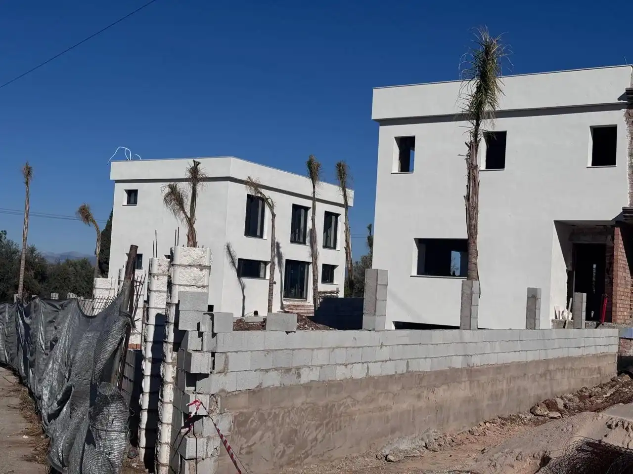 Casa aparellada amb piscina en venda a Fandango, imagen 5