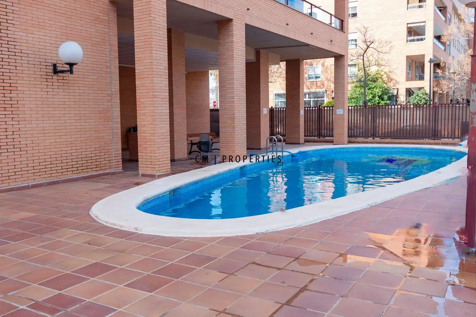 Piscina de Pis en venda en Valencia amb Aire condicionat, Calefacció i Terrassa