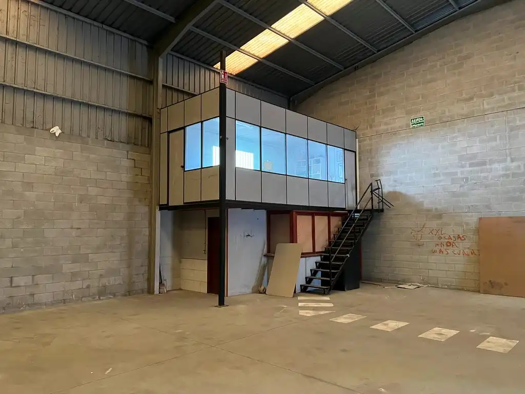 Nave industrial de alquiler en Lugar Lestedo, Boqueixón