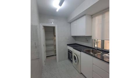 Photo 4 of Flat to rent in Avenida de la Paz, Residencia, La Rioja