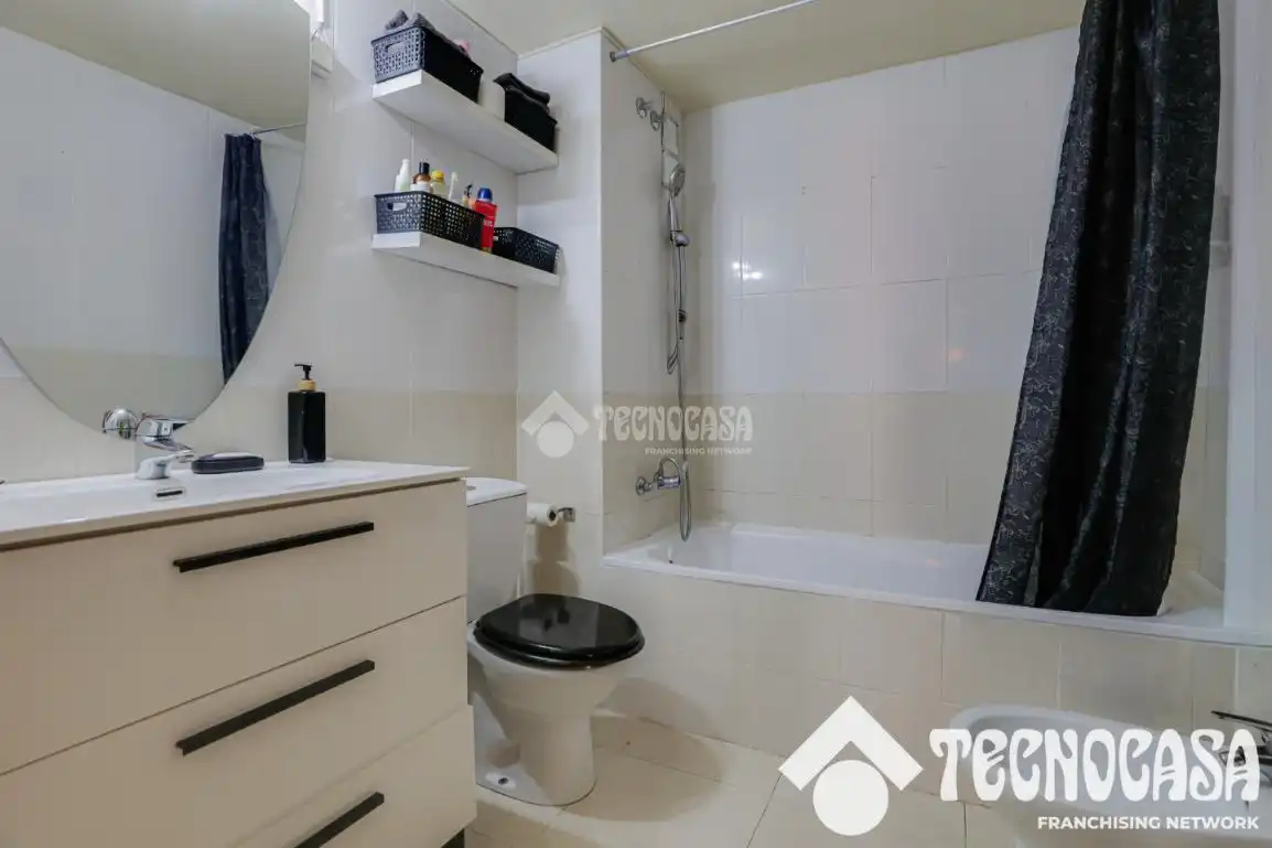 Badezimmer von Wohnung zum Verkauf in Vilassar de Mar mit Heizung und Terrasse