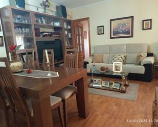 Living room of Flat for sale in  Madrid Capital  with Heating, Furnished and Oven