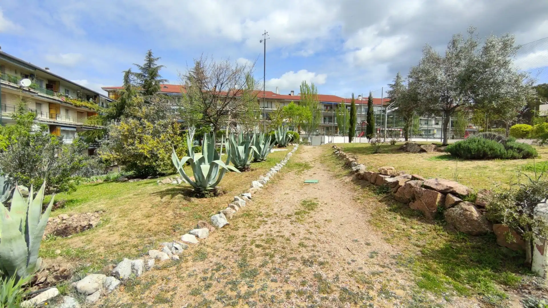 Jardí de Pis en venda en Collado Villalba amb Calefacció, Terrassa i Piscina