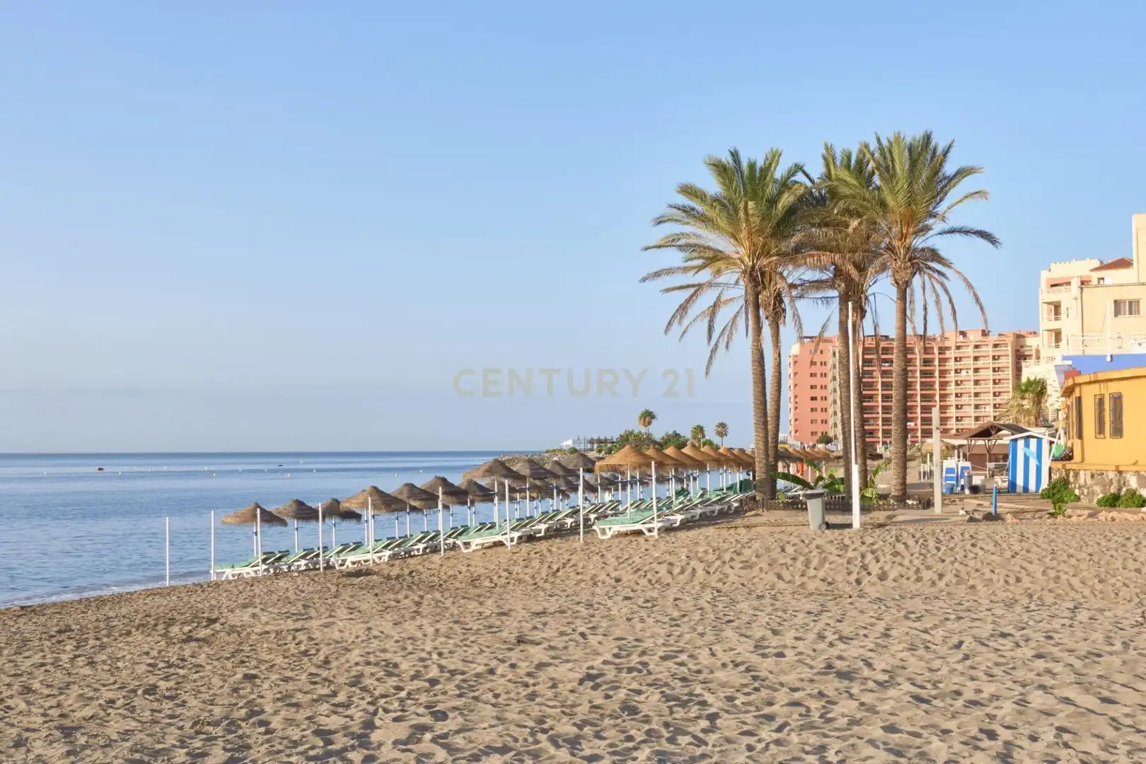 Exterior view of Flat for sale in Benalmádena  with Air Conditioner, Private garden and Community pool