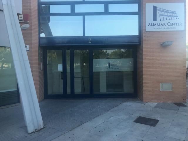 Vista exterior de Oficina en venta en Tomares con Aire acondicionado