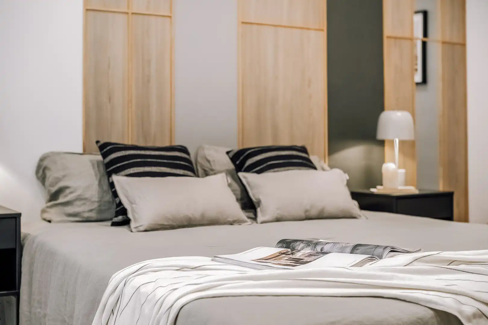 Dormitori de Apartament de lloguer en Madrid amb Aire condicionat, Calefacció i Moblat