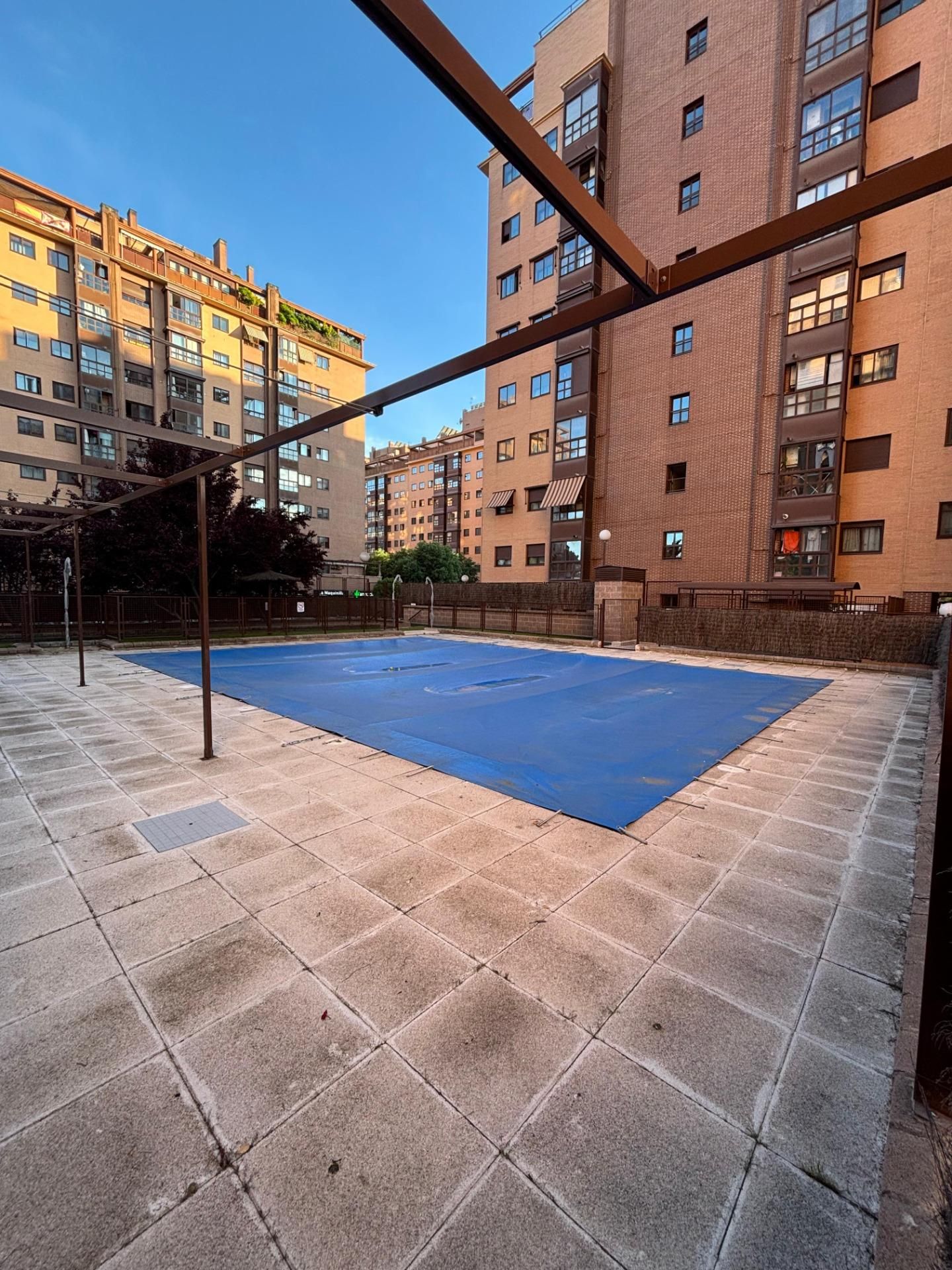 Apartament de lloguer a Calle MAQUINILLA, Palomeras Sureste