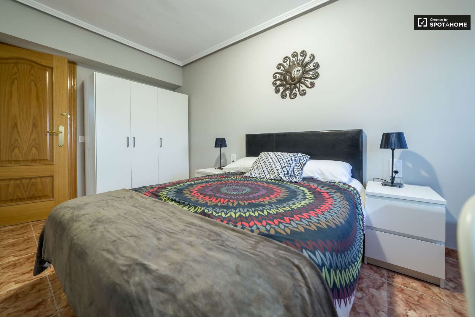 Bedroom of Flat to share in  Valencia Capital  with Air Conditioner, Heating and Terrace