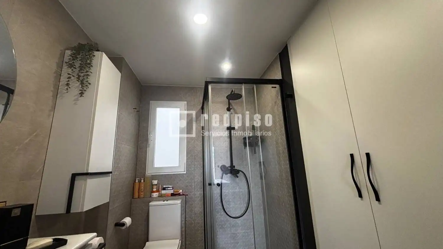 Bany de Pis en venda en Murcia amb Aire condicionat i Moblat