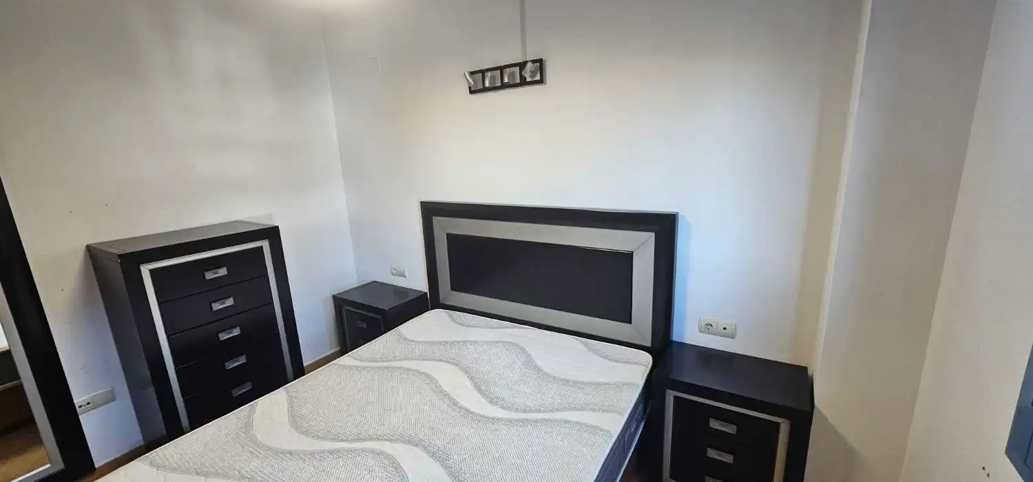 Habitación de Ático de alquiler en Vélez-Málaga con Terraza, Piscina y Amueblado