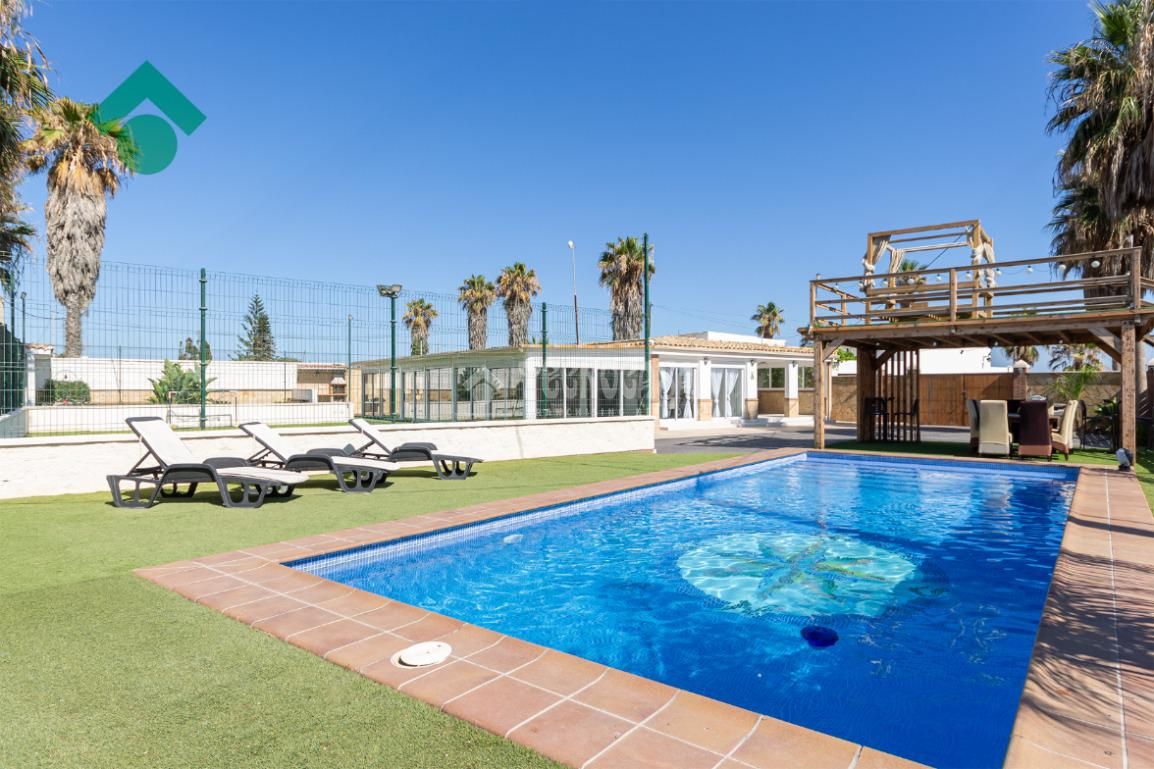 Swimming pool of House or chalet for sale in Vélez-Málaga  with Air Conditioner, Terrace and Swimming Pool