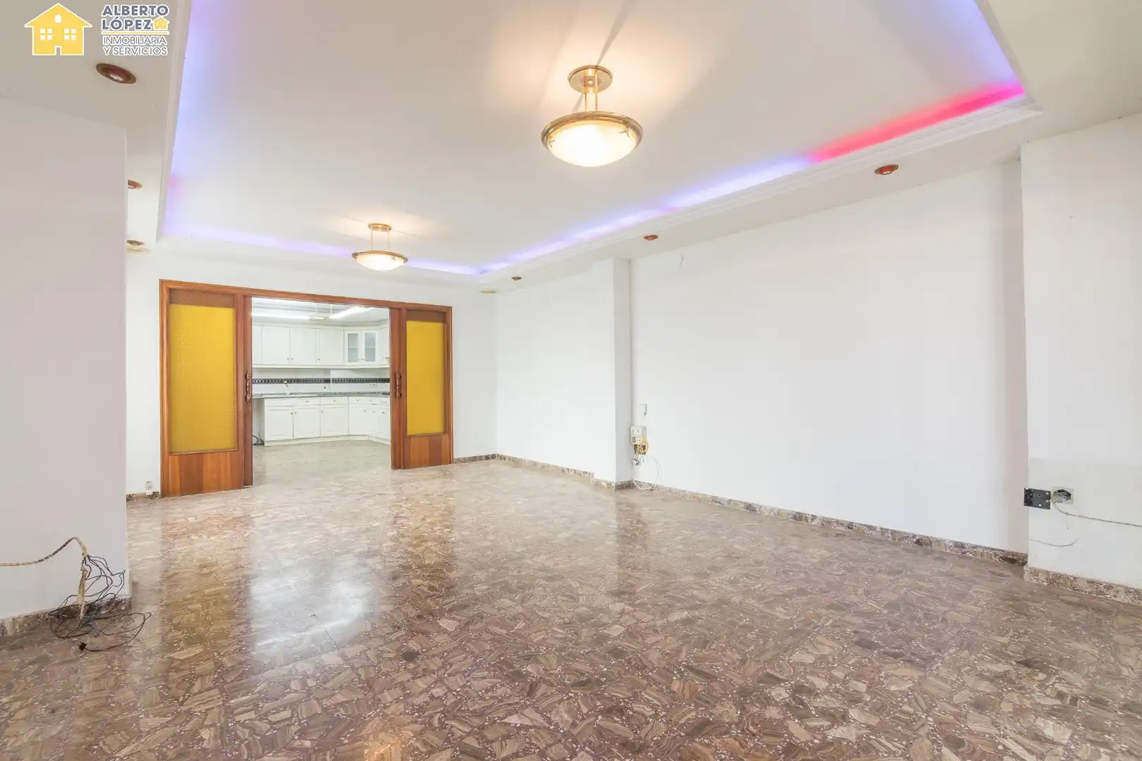 Ático en venta en Elche / Elx con Terraza y Balcón
