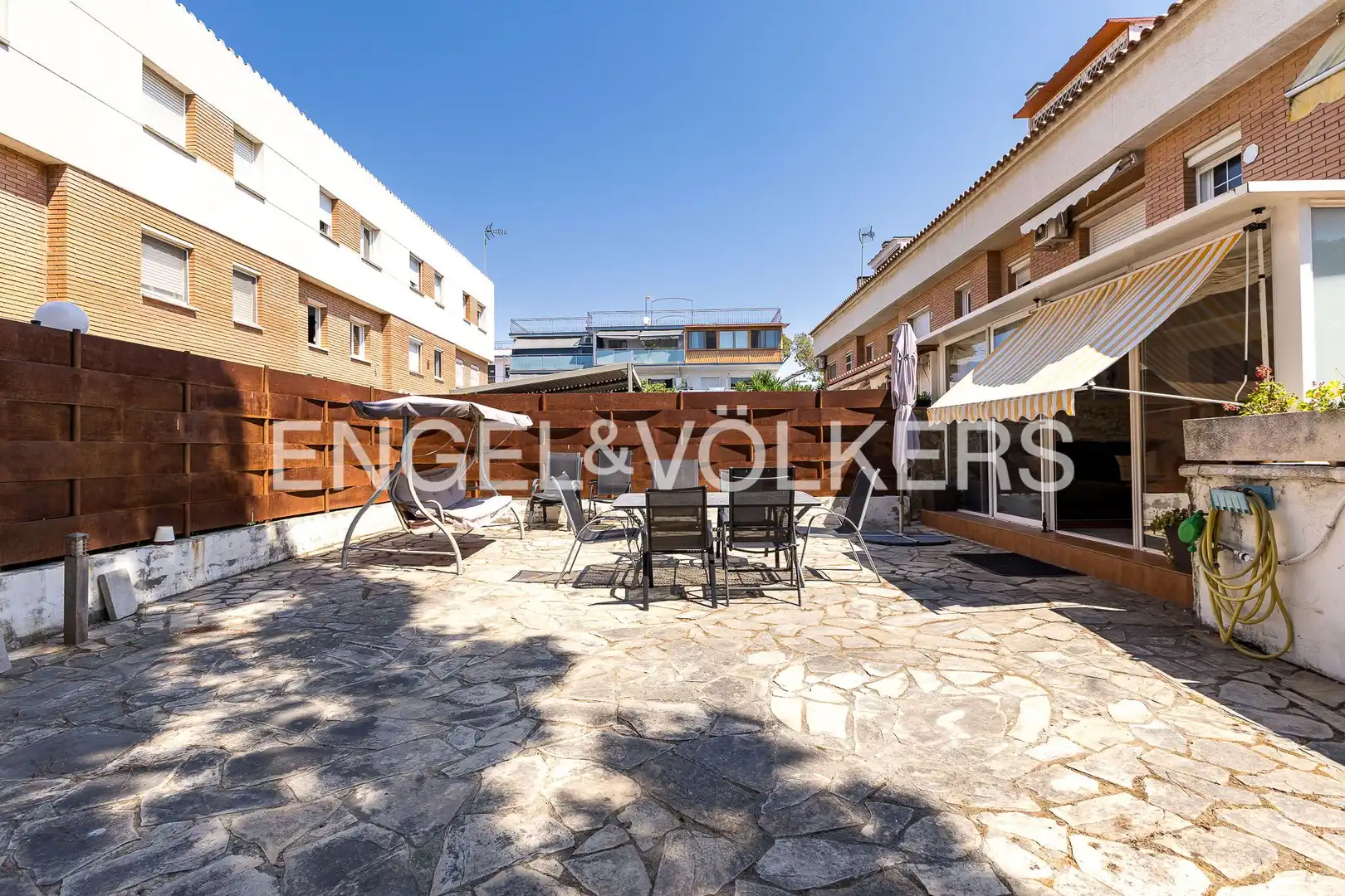 Terrassa de Casa o xalet en venda en Gavà amb Calefacció, Jardí privat i Terrassa