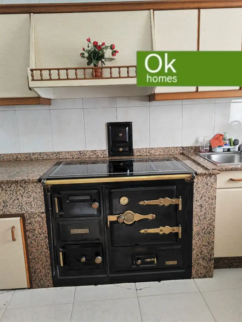 Cocina de Casa adosada de alquiler en Curtis con Calefacción, Trastero y Amueblado