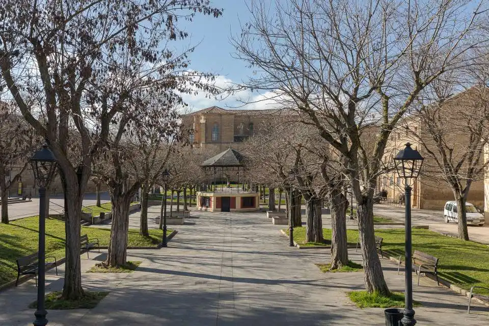 Vista exterior de Casa o xalet en venda en Casalarreina amb Jardí privat
