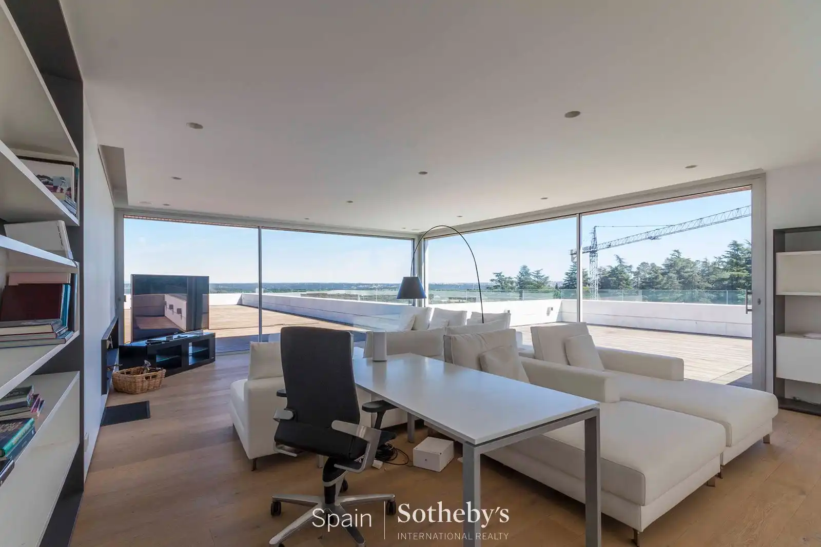Sala de estar de Casa o chalet en venta en Madrid con Aire acondicionado, Calefacción y Jardín privado