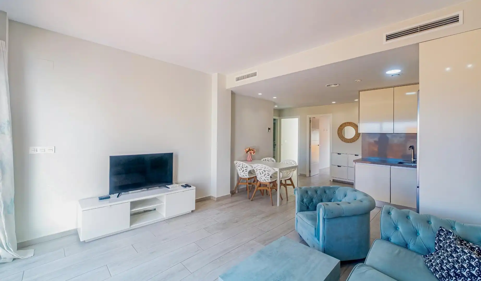 Sala d'estar de Àtic en venda en Finestrat amb Aire condicionat, Calefacció i Jardí privat