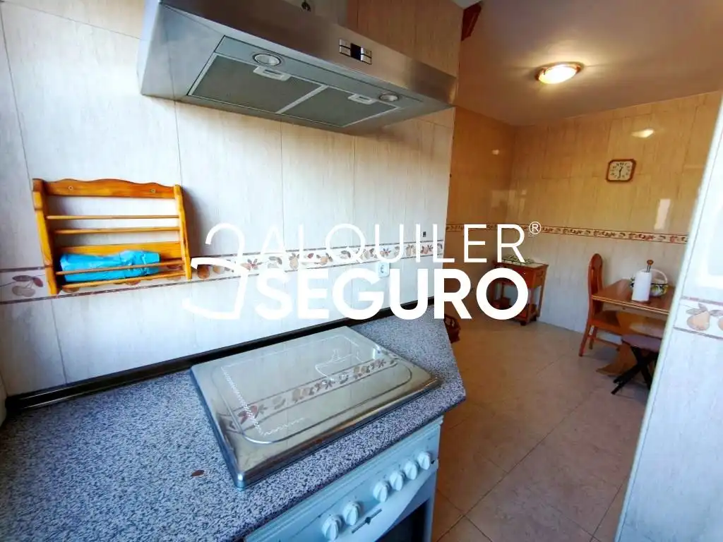 Flat for rent in Pintor Murillo, Norte - Universidad