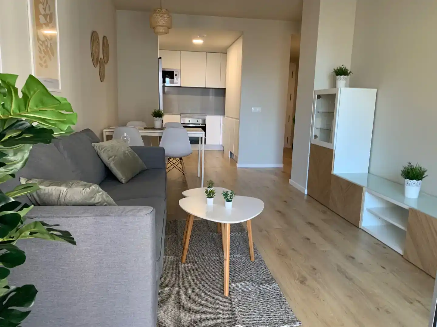 Living room of Flat for rent in Las Palmas de Gran Canaria  with Parquet flooring, Swimming Pool and Furnished