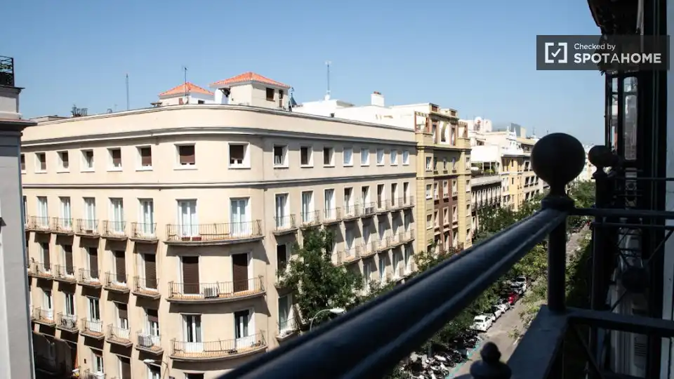 Exterior view of Flat for share in Moncloa - Aravaca