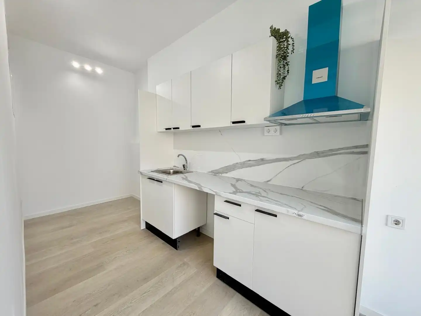Küche von Loft zum Verkauf in Cornellà de Llobregat mit Parkett