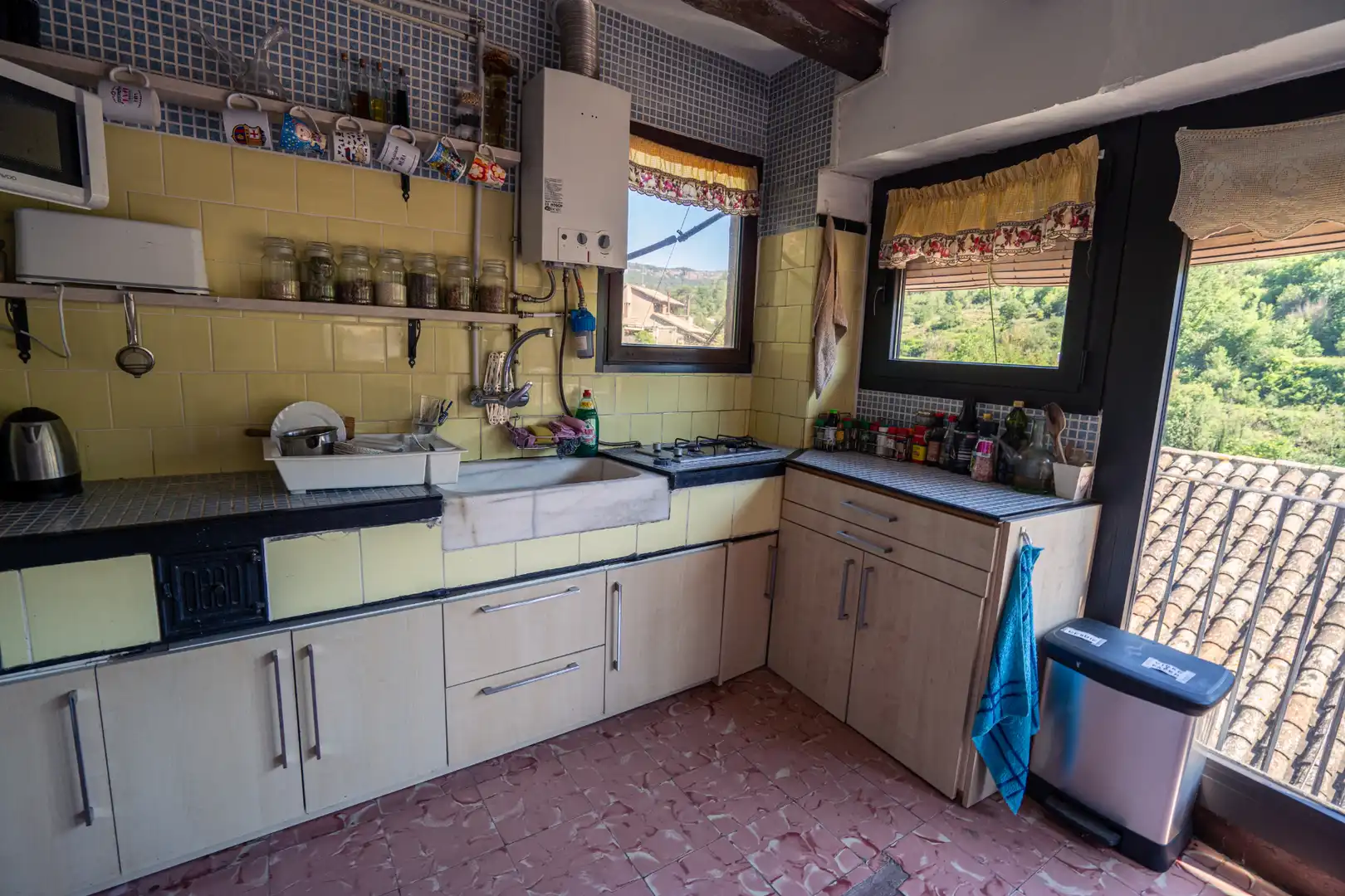 Cuina de Casa adosada en venda en Mura amb Terrassa, Traster i Balcó