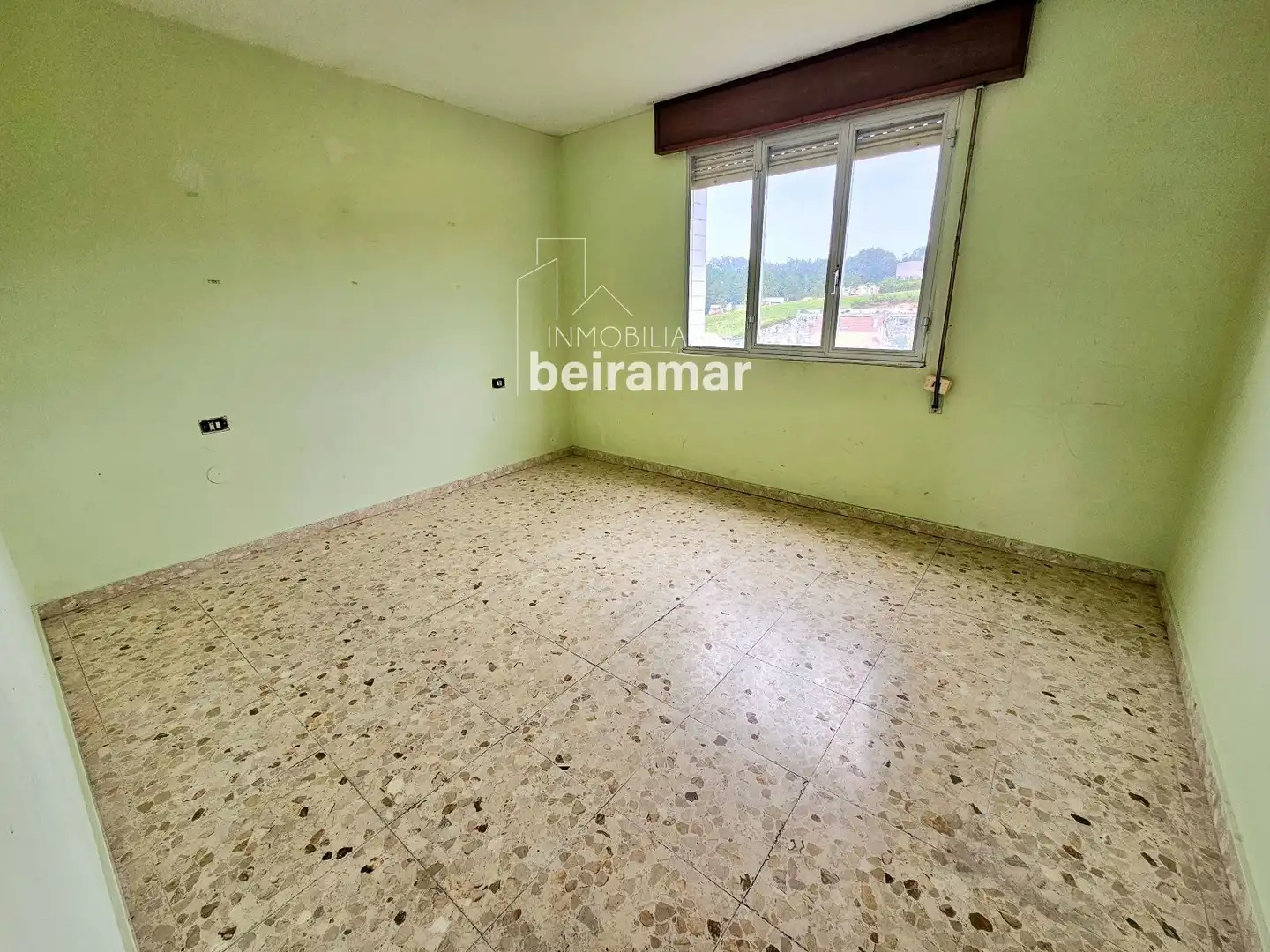 Habitación de Piso en venta en Ribeira con Calefacción y Trastero