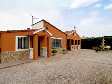 Villa mit Pool zum Verkauf in Pedanías - Extrarradio