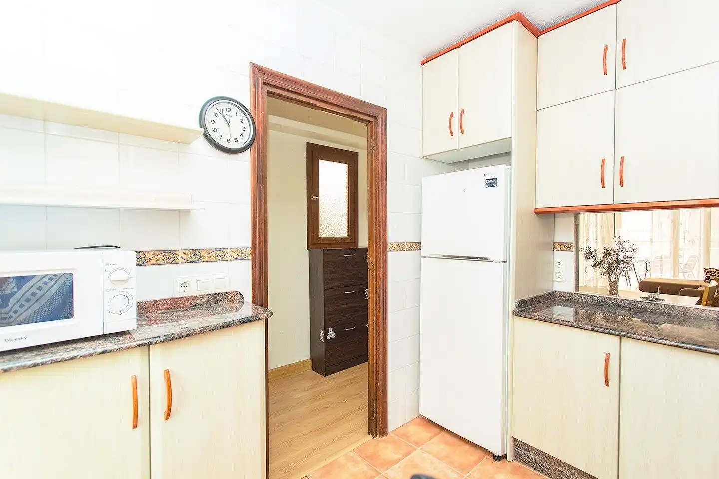 Cocina de Apartamento en venta en Torrevieja con Aire acondicionado, Terraza y Amueblado