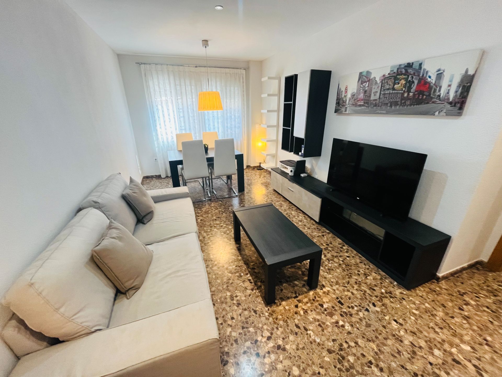 Living room of Flat to rent in Moncada  with Air Conditioner, Furnished and Oven