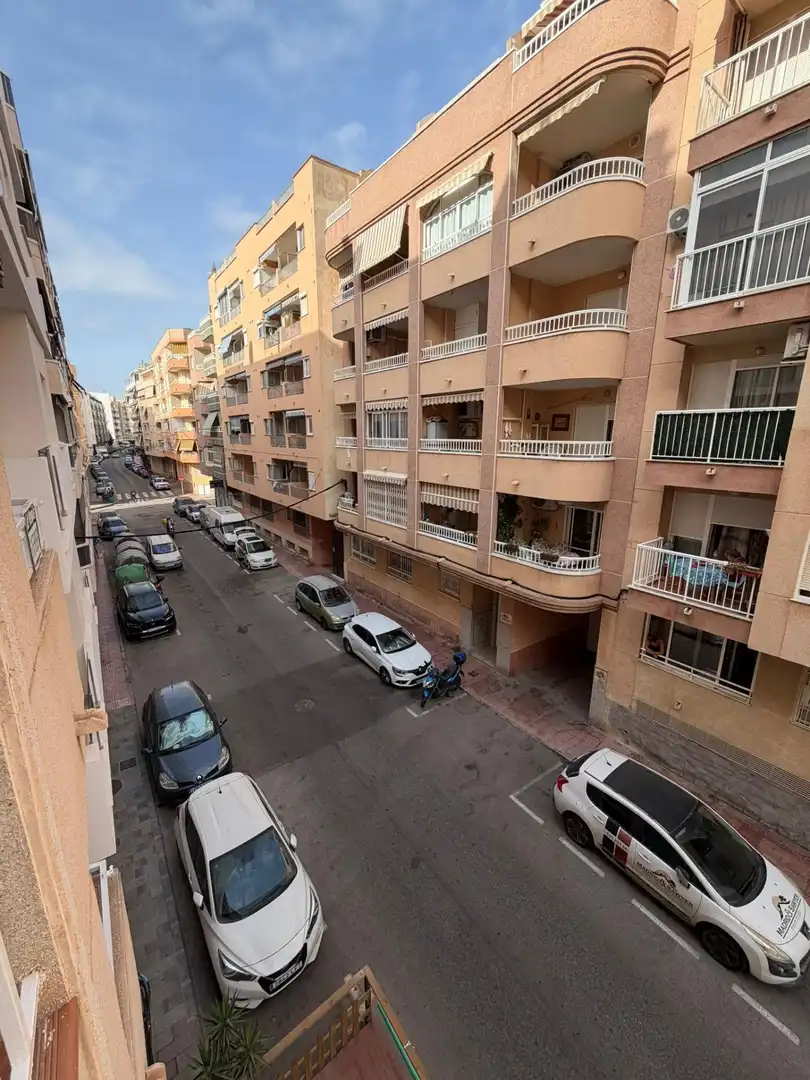 Vista exterior de Apartamento en venta en Torrevieja con Aire acondicionado y Amueblado