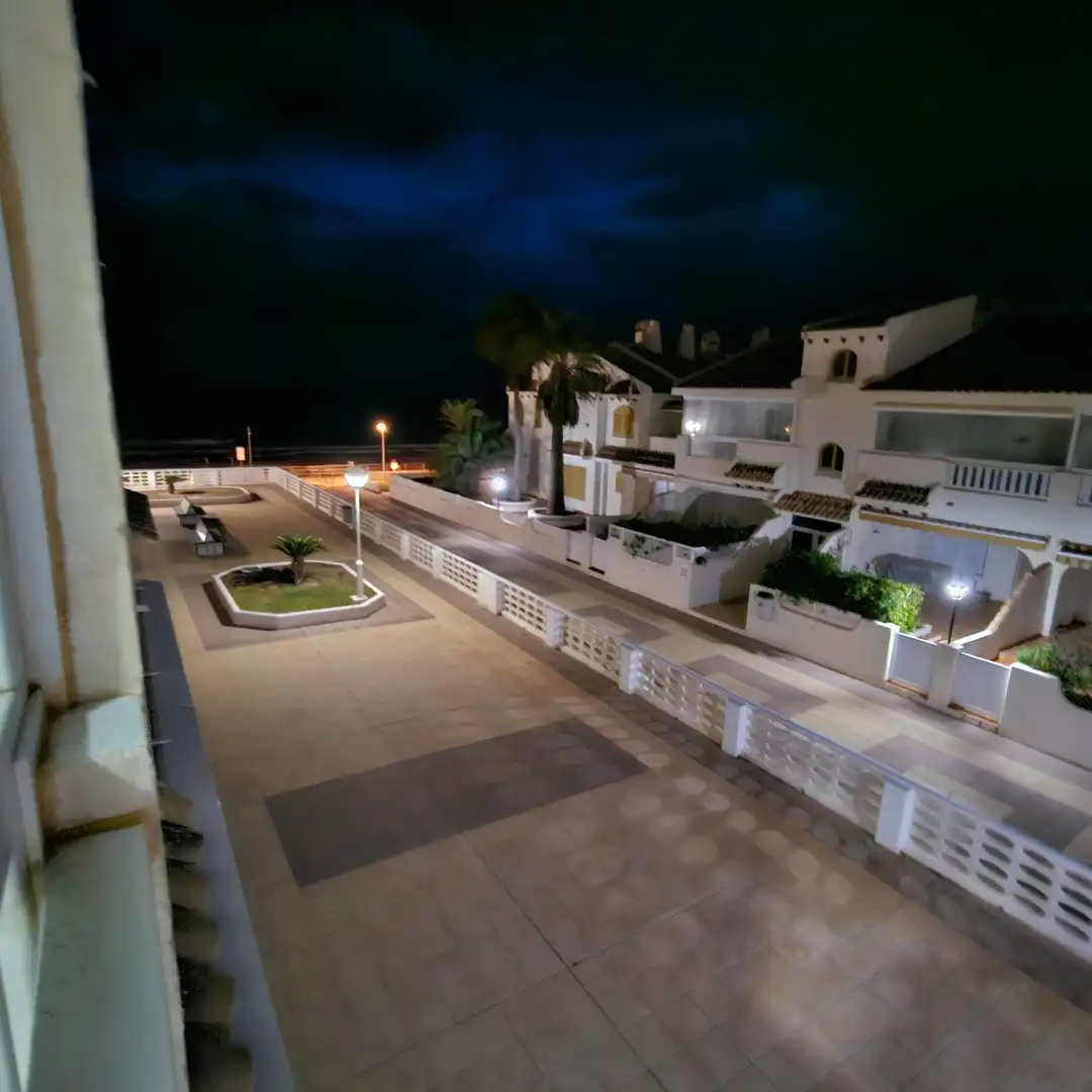 Vista exterior de Apartament de lloguer en La Manga del Mar Menor amb Aire condicionat, Moblat i Balcó