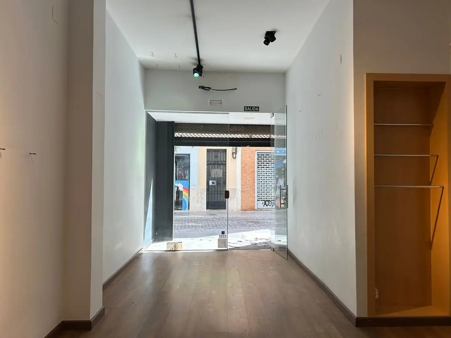 Local comercial de lloguer a Calle de Alloza, imagen 3