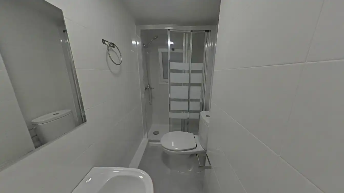 Bany de Pis en venda en Barcelona amb Parquet