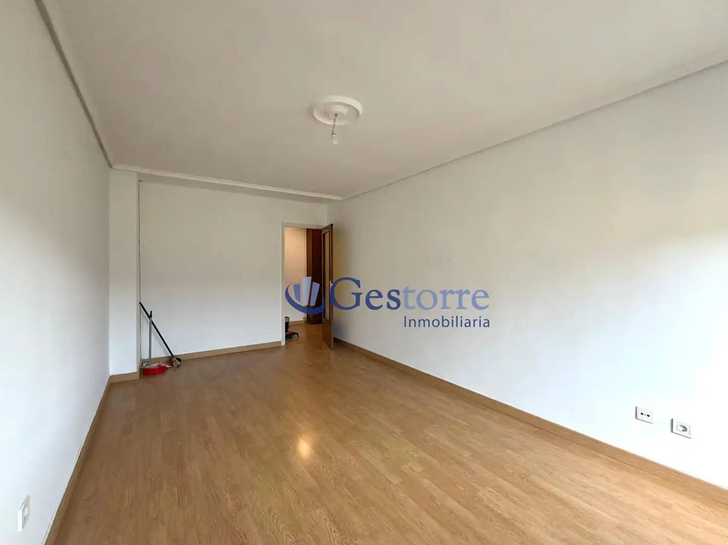 Flat for rent in Oviedo - CL VICTOR HEVIA, Vallobín