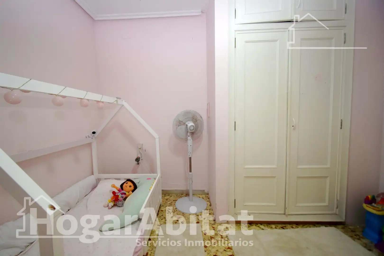 Habitación de Ático en venta en Catarroja con Terraza, Trastero y Balcón