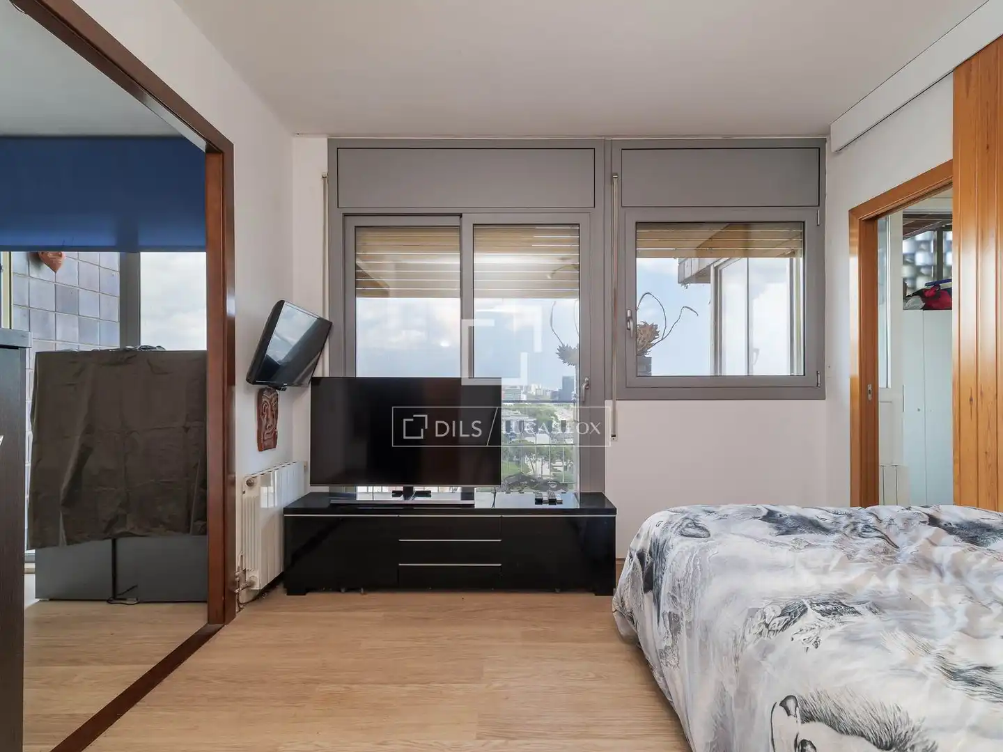 Schlafzimmer von Wohnung zum Verkauf in Barcelona mit Klimaanlage, Terrasse und Abstellraum