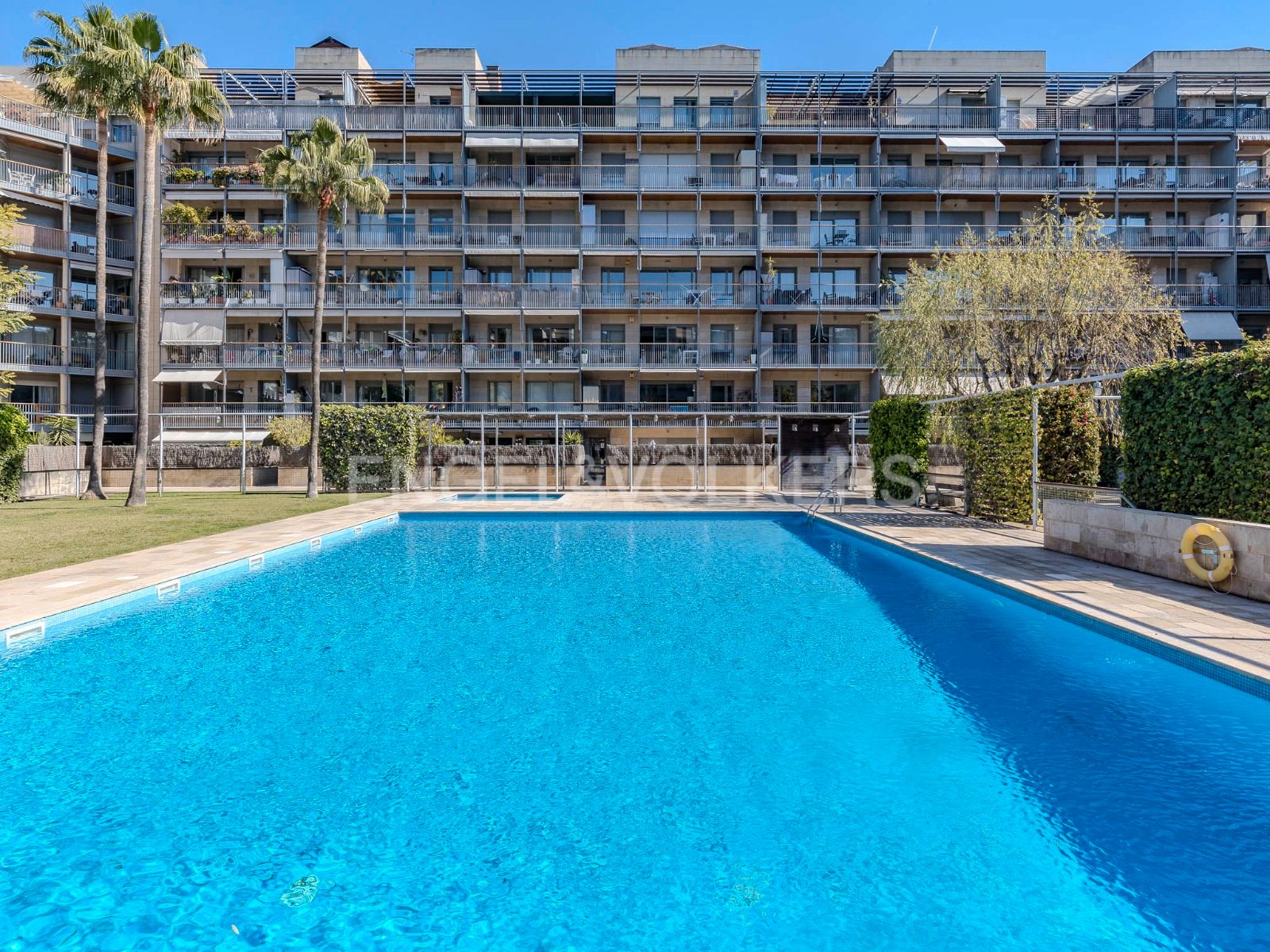 Piscina de Apartamento en venta en  Barcelona Capital con Aire acondicionado, Calefacción y Jardín privado