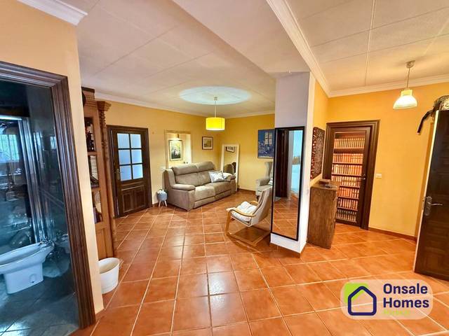 Casa adosada en Venta en Calle Juan Fortuny en San Pedro de Alcántara pueblo