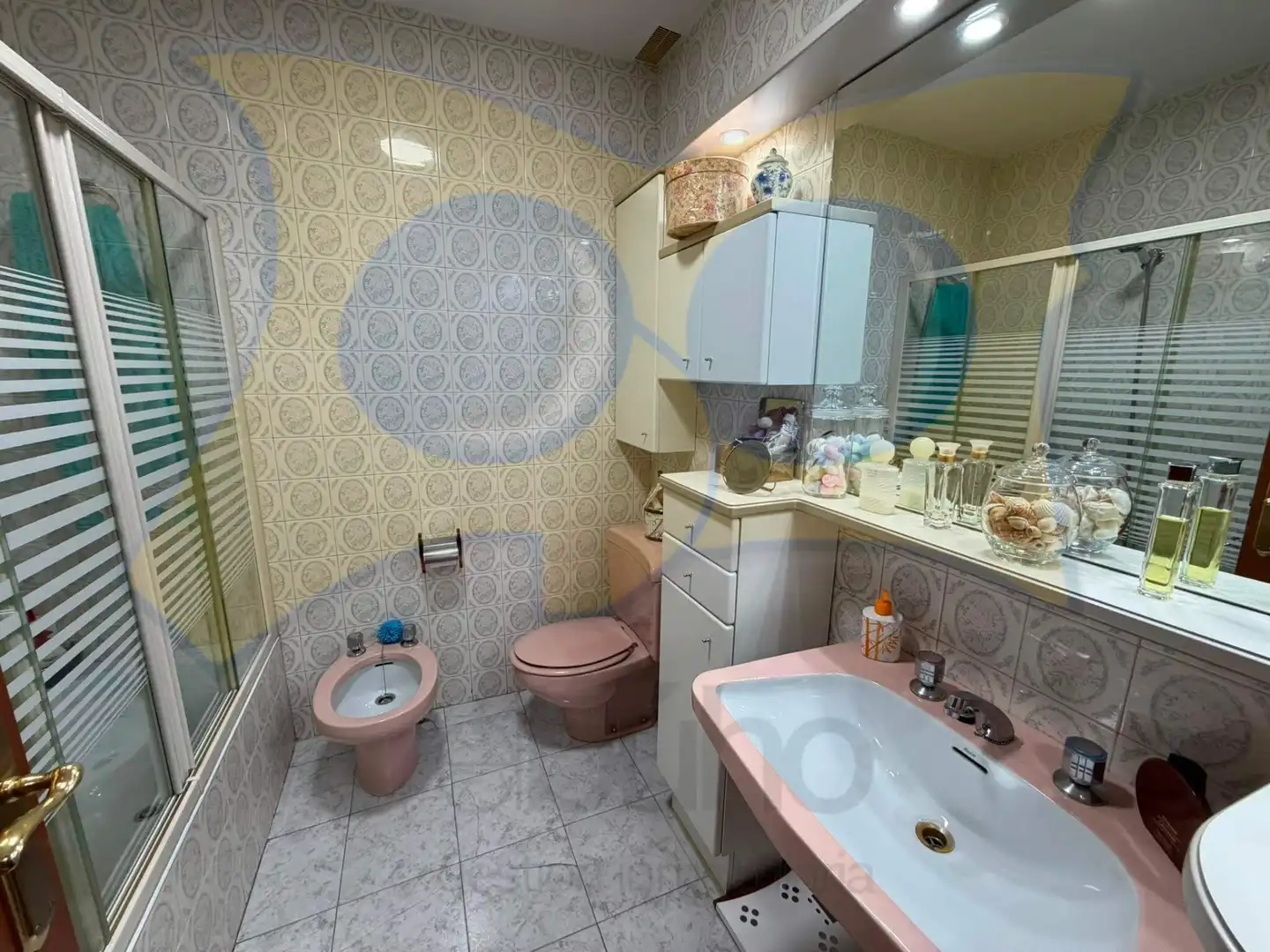 Bathroom of Flat for sale in Salamanca  with Heating and Balcony