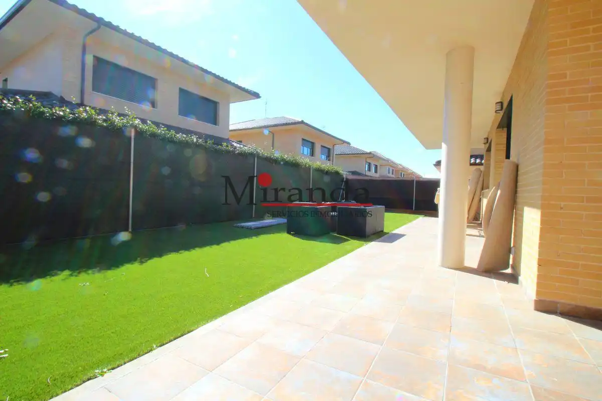 Terraza de Casa o chalet de alquiler en Villaviciosa de Odón con Aire acondicionado, Calefacción y Piscina