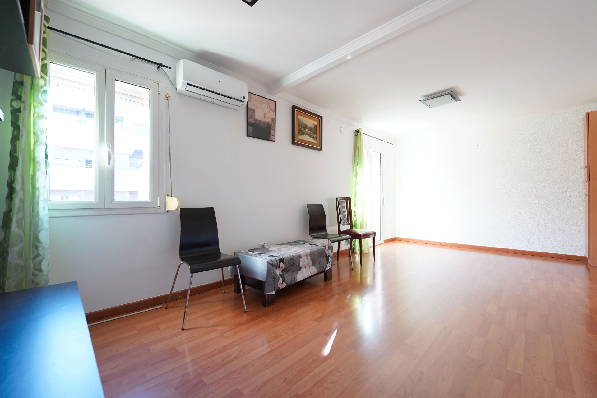 Sala d'estar de Pis en venda en  Barcelona Capital amb Aire condicionat i Moblat