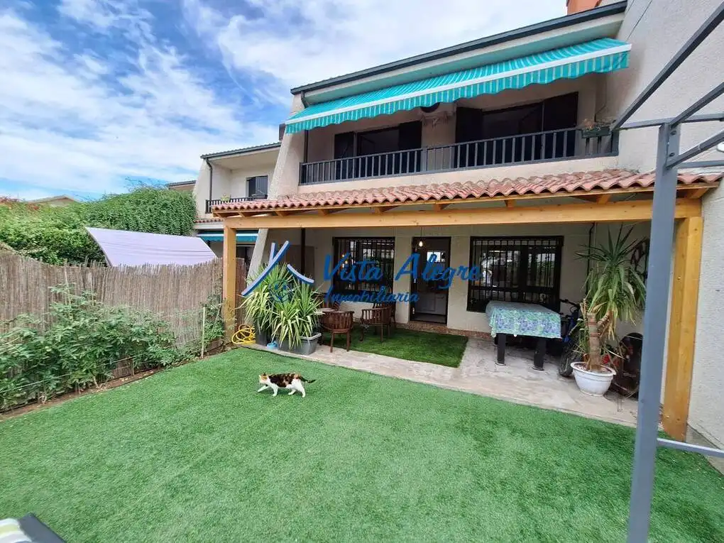 Terrasse von Einfamilien-Reihenhaus zum Verkauf in Haro mit Klimaanlage, Heizung und Terrasse