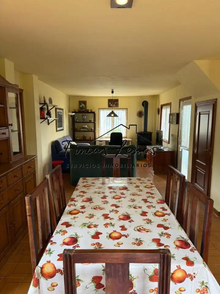 Sala de estar de Casa o chalet en venta en Camariñas con Jardín privado, Terraza y Amueblado