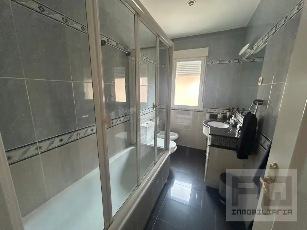 Bathroom of Houses for rent in Las Navas del Marqués 
