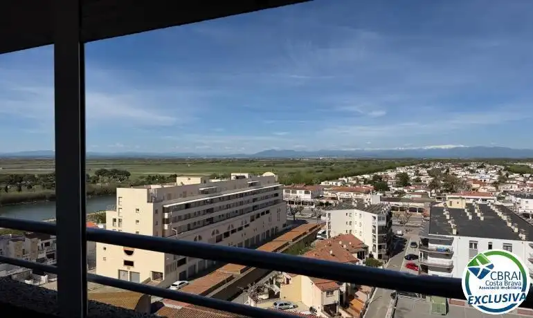 Exterior view of Flat for sale in Empuriabrava  with Terrace, Furnished and TV